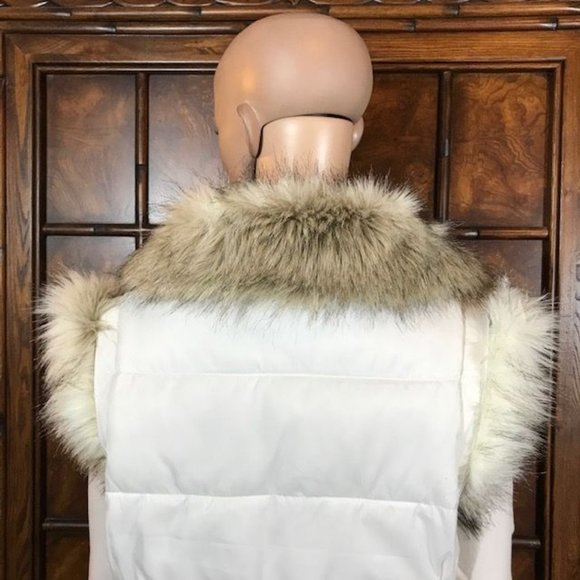 NWOT Moda International Sugar Removable Faux Fur Puffer Vest - Picture 13 of 16